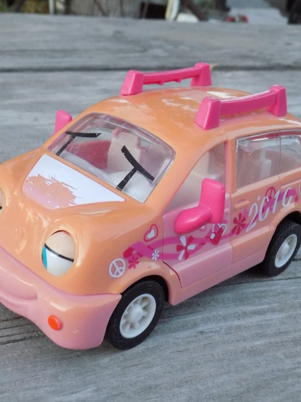 Chevron Cars Special Edition Breast Cancer Awareness Car 2010, Harmonee *